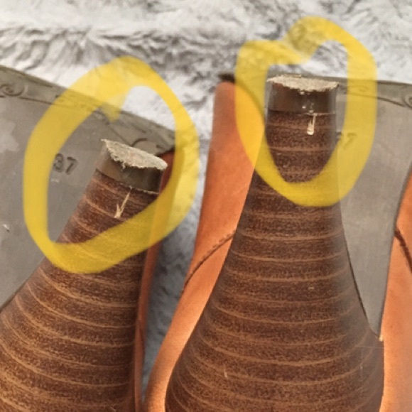 Faux Leather Booths - Picture 9 of 9